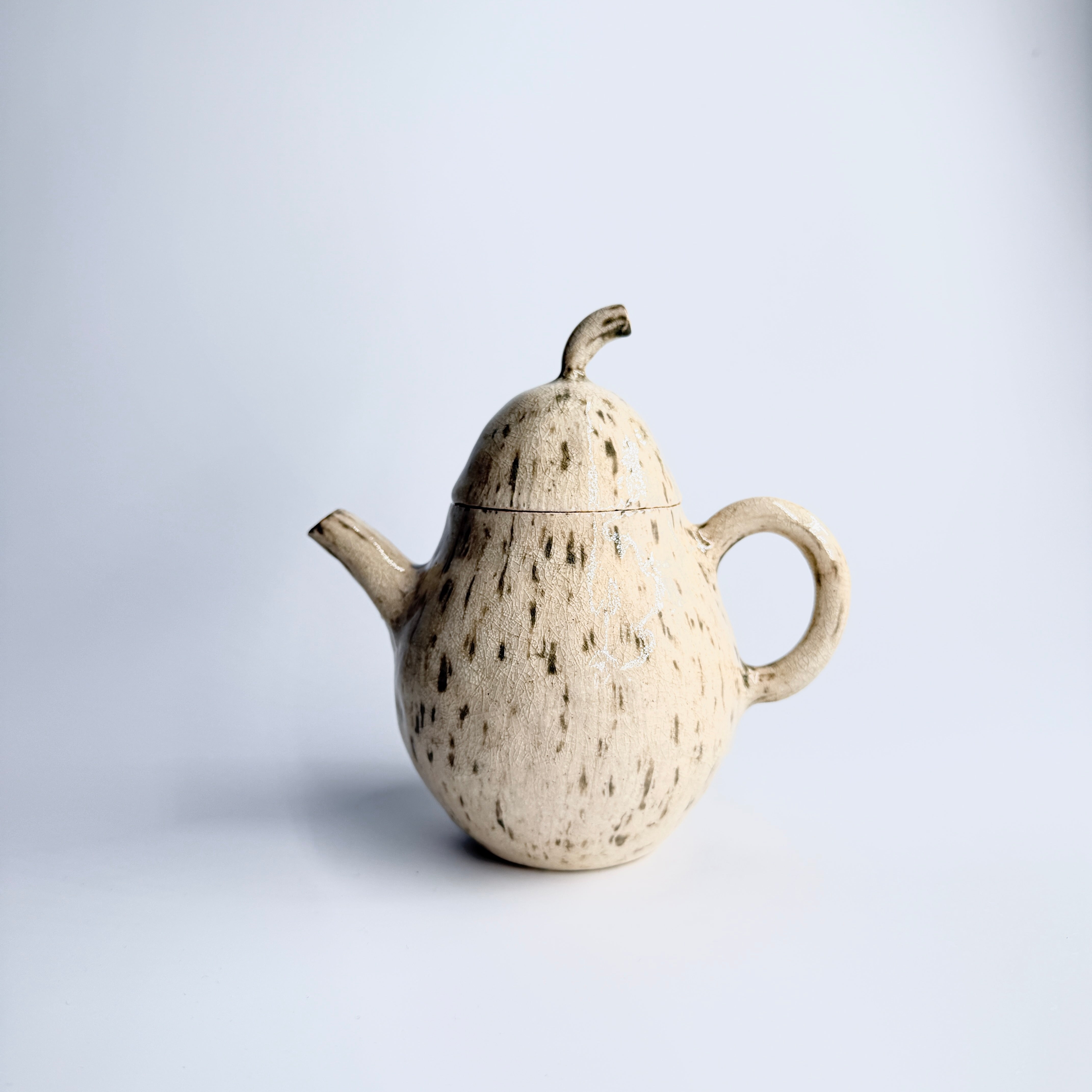 Pre-Order Pear Teapot Set (One Teapot and Two Cups)