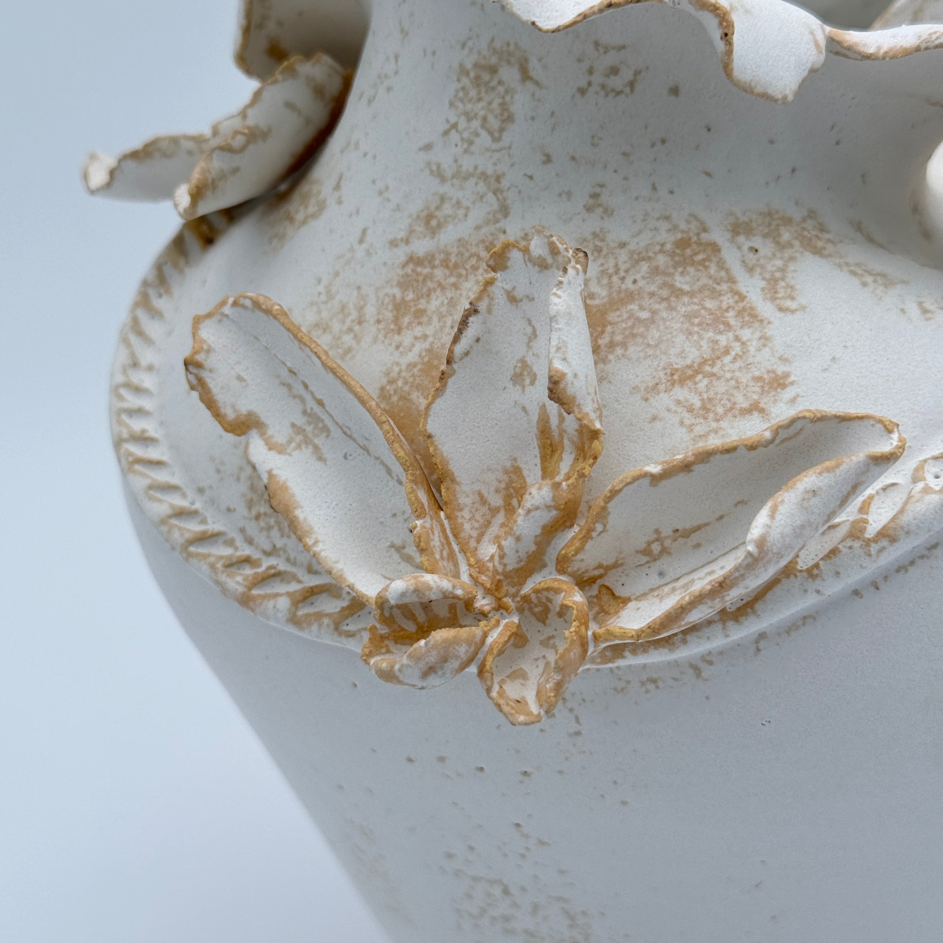 Matte White Flower Vase - Wave Neck